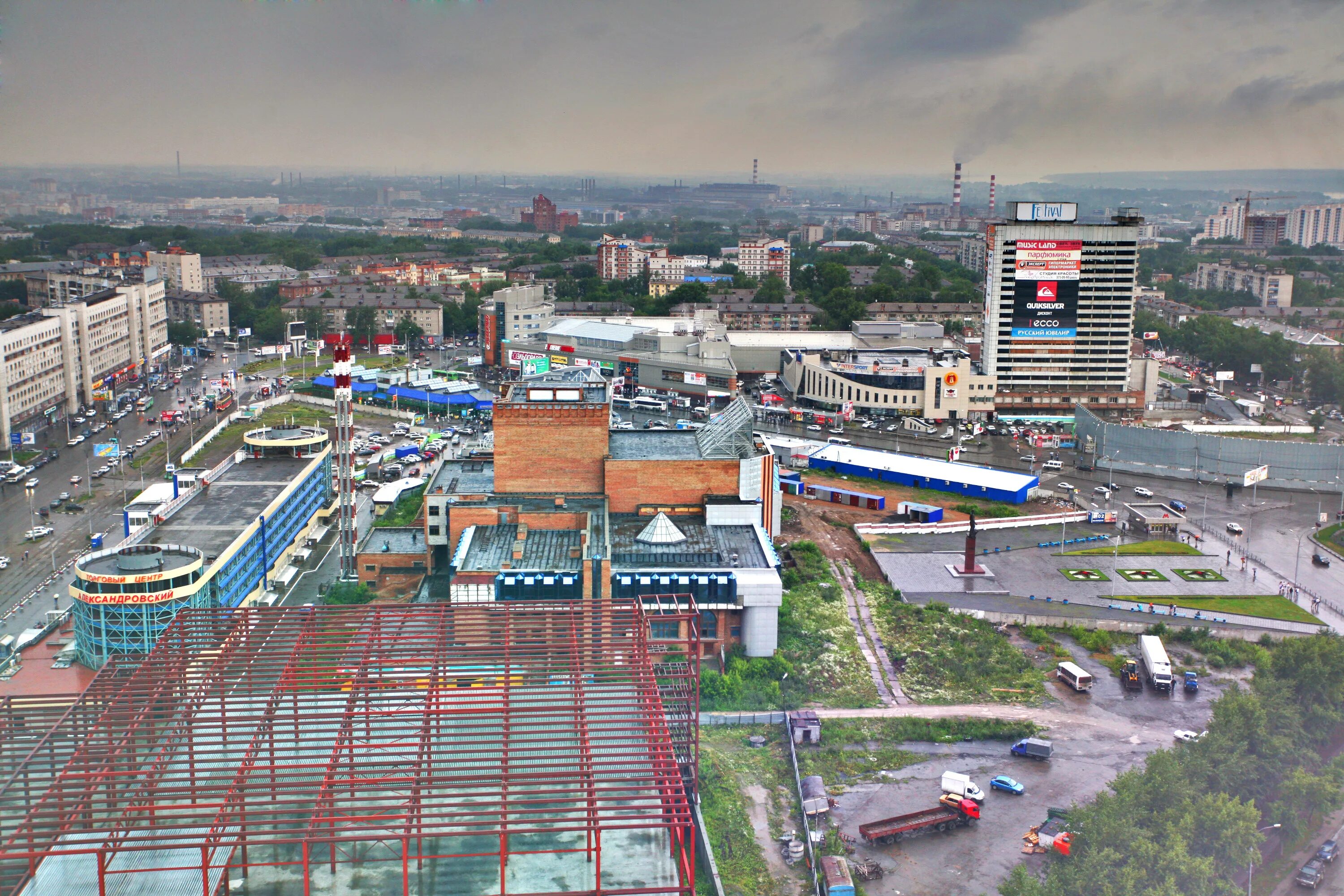 новосибирск площад карыла маркс. стоквартирный дом достопримечательности новосибирска. панорама новосибирск площадь кондратюка. площадь зданий новосибирск. сибирское гу банка россии.