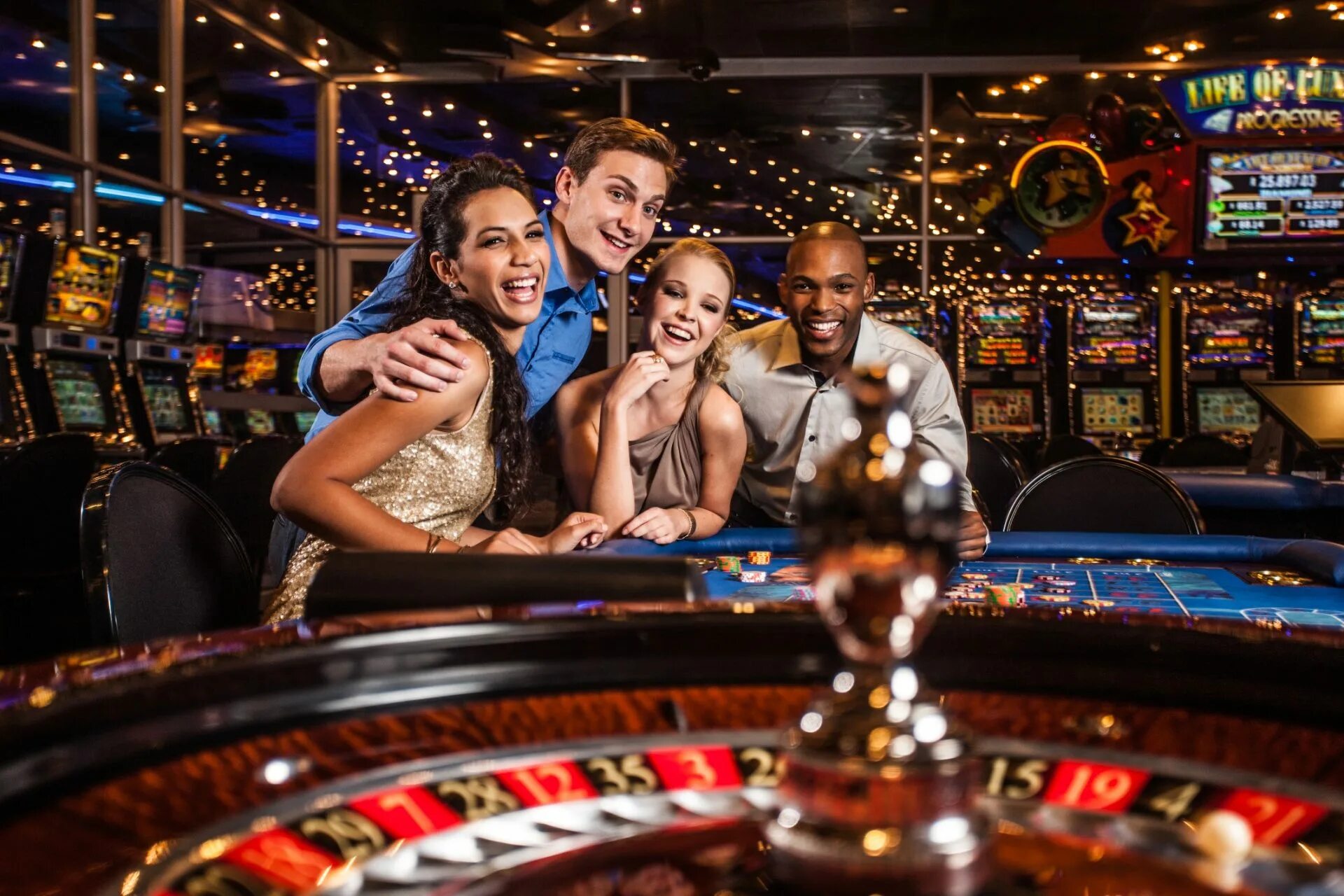 Starda casino зеркало сайта stardacasinoonline. Казино. Фотосессия в казино. Красивое казино. Крутое казино.