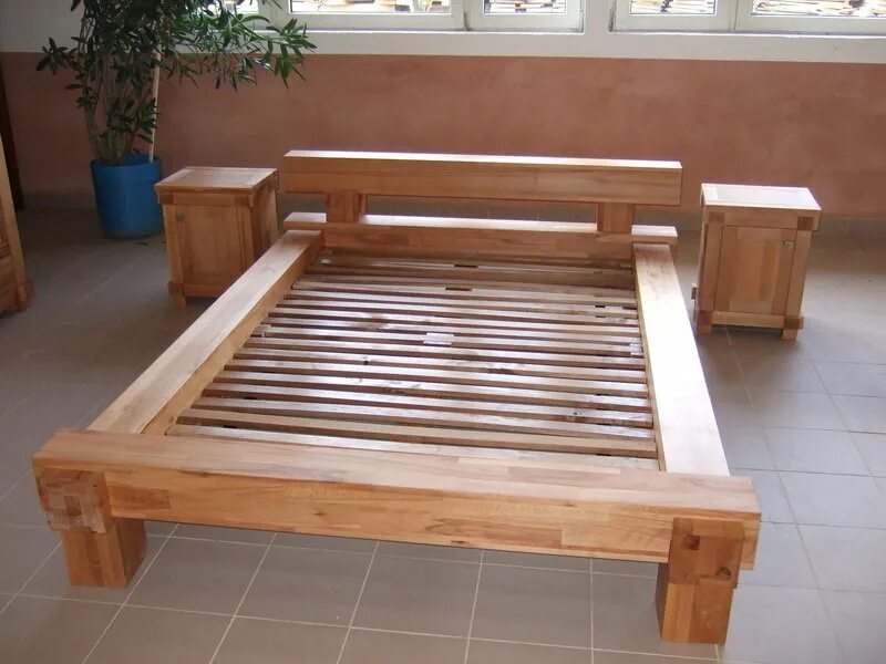 Самодельная кровать из дерева. Кровать из брусков. Самодельная деревянная кровать. Кровать самодельная из дерева двуспальная. Кровать из деревянных брусков.