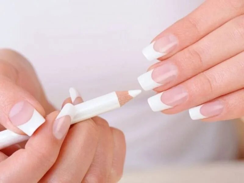 Отбеливающий карандаш для французского маникюра. Как отбелить ногти на руках. Пожелтение ногтевой пластины. Паста для отбеливания для ногтей. Как отбелить ногти на руках.