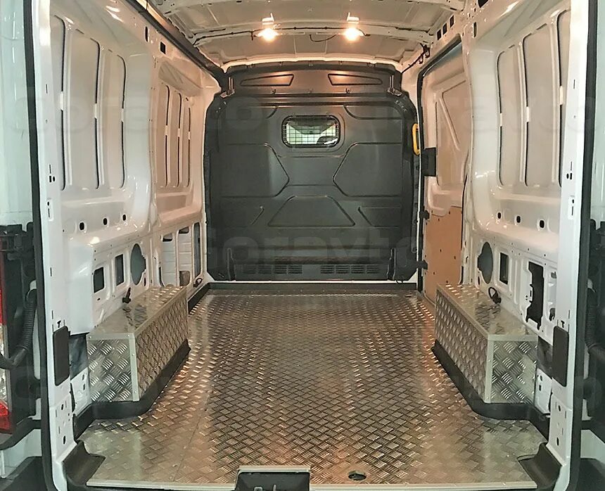 Ford Transit обшивка кузова. Ford Transit обшивка кузова Форд Транзит. Обшивка пола Ford Transit. Отделка грузового отсека Ford Transit.