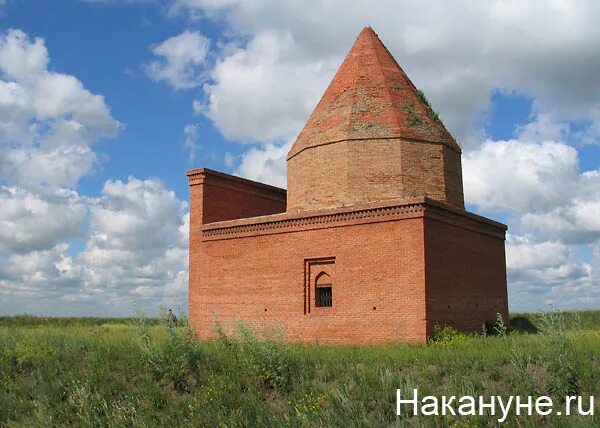 Сайт варны челябинской области. Башня Тамерлана Варна. Мавзолей Кесене Челябинская область. Башня Тамерлана в Челябинской области. Башня Тамерлана Варна фото.