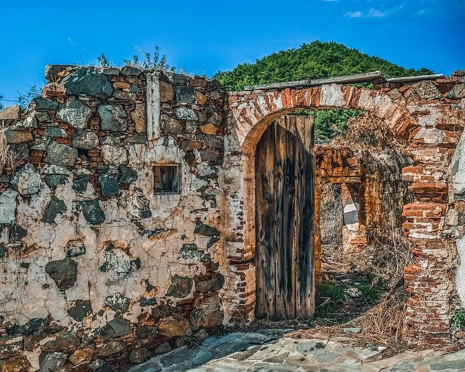 Крепость абаата арочные ворота. Крепость абаата арочные ворота. Фото каменных ворот. Фото каменных ворот. Деревянные ворота.