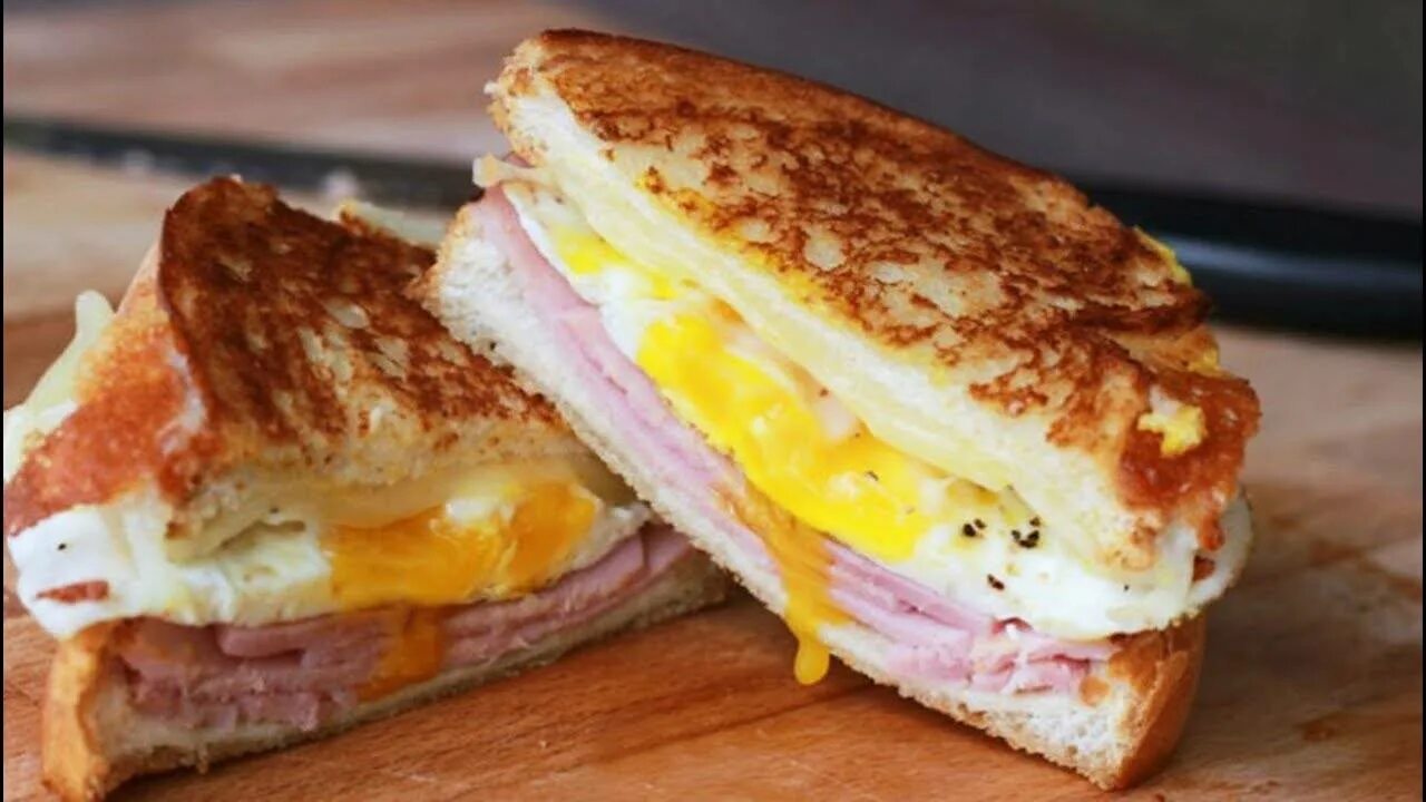 Завтрак бутерброд с сыром. Сэндвич ветчина сыр. Egg Sandwich - сэндвич с яйцом. Бутерброд с ветчиной и сыром. Бутерброд с ветчиной и яйцом.