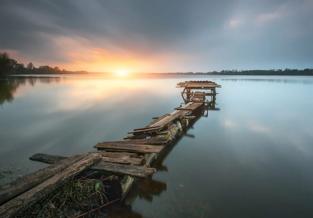 Глубокая тихая вода лакированно блестела словно. Тихая вода. Тихая вода фото. Тихая вода 2014. Тихие воды 2.