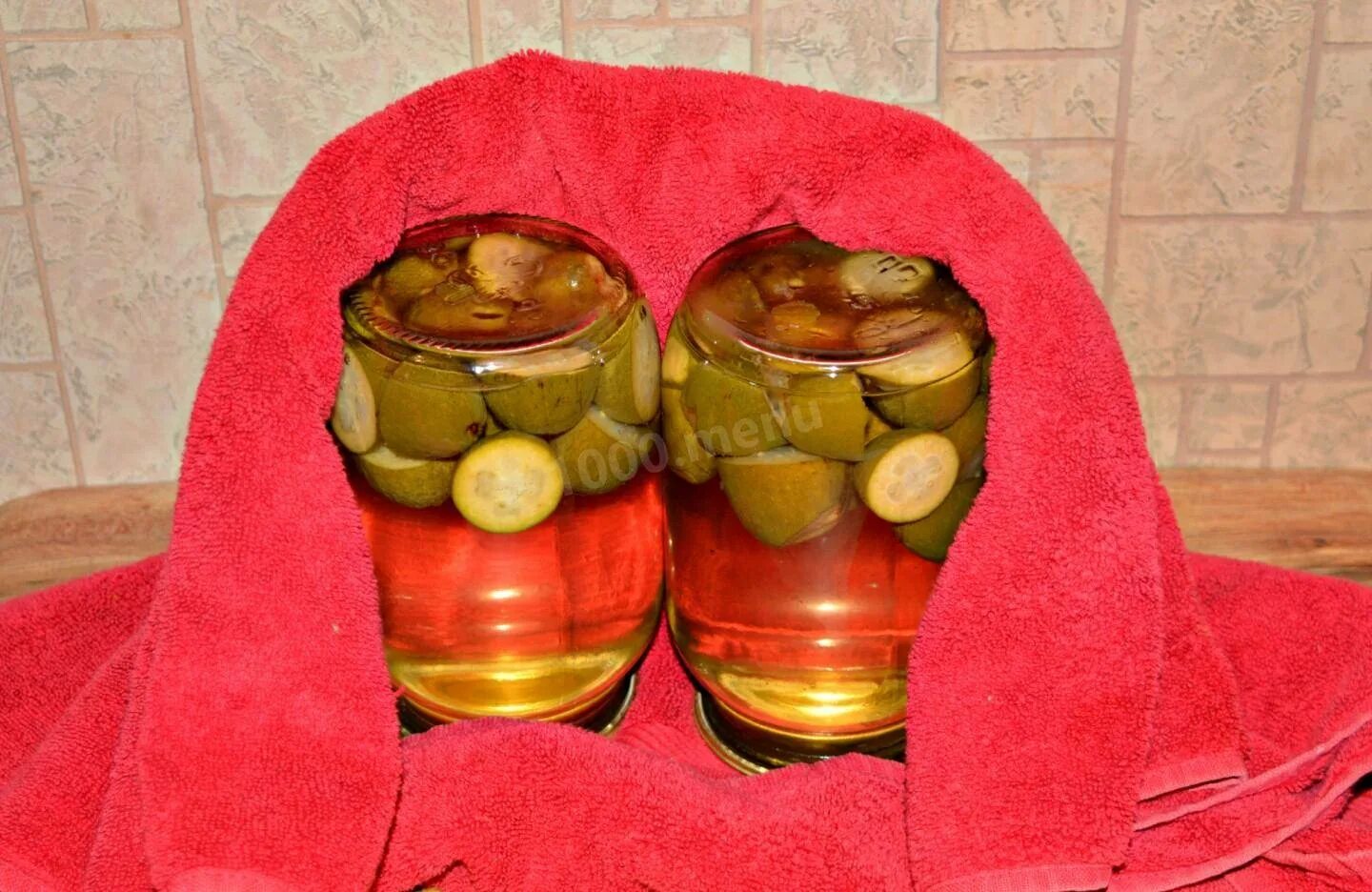 Как варить компот из фейхоа. Компот из фейхоа. фейхоа компот на зиму. компот фейхоа и мандарин. укутать банки.