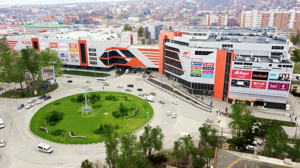 Площадь торговых комплексов. Павелецкий вокзал плаза. Торговый центр. Торговый центр интерьер. Площадь торговых комплексов.