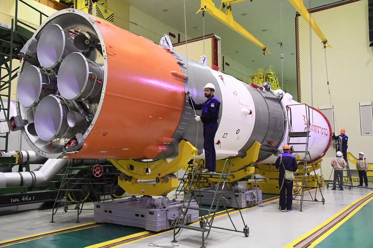 Корпус ракеты союз. Королев межконтинентальная баллистическая ракета р-7. Головной обтекатель рн союз-2. Корпус ракеты. Ракета р-36.