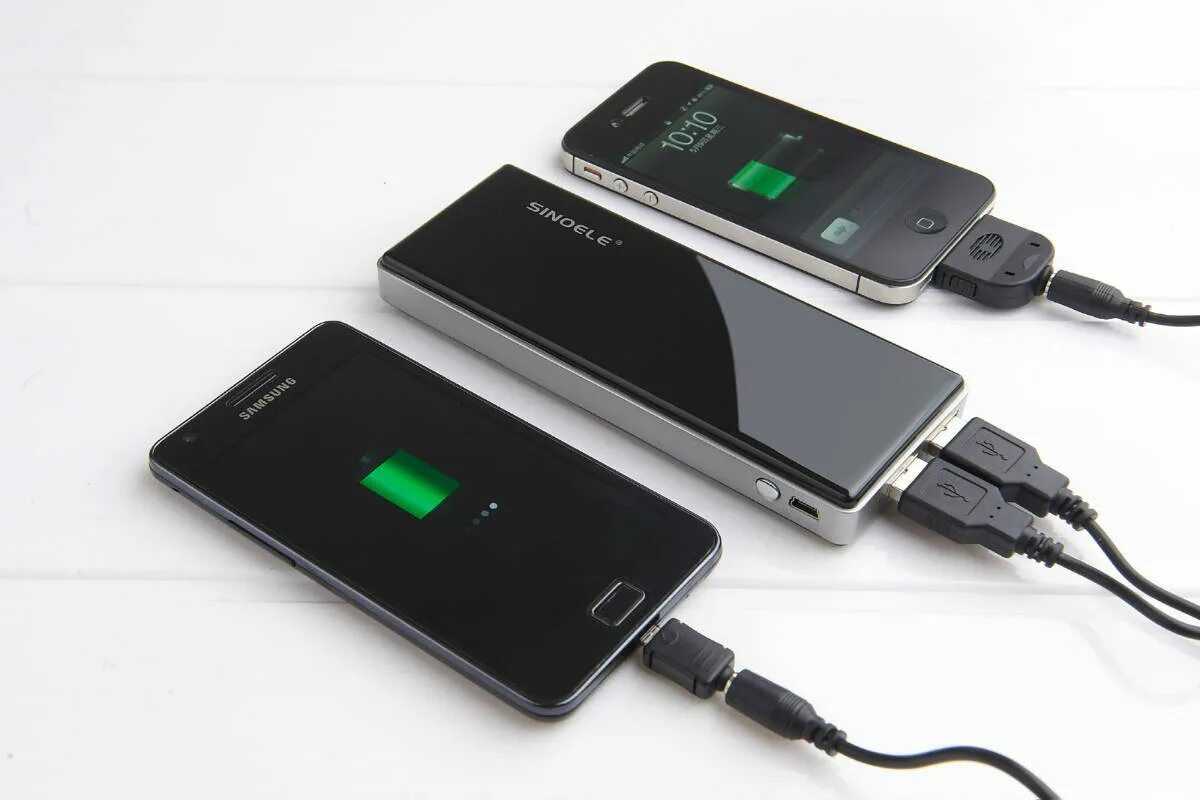 Mobile batteries. Зарядка для смартфона. Зарядники смартфонов. Зарядка аккумулятора смартфона. Мобильник на зарядке.