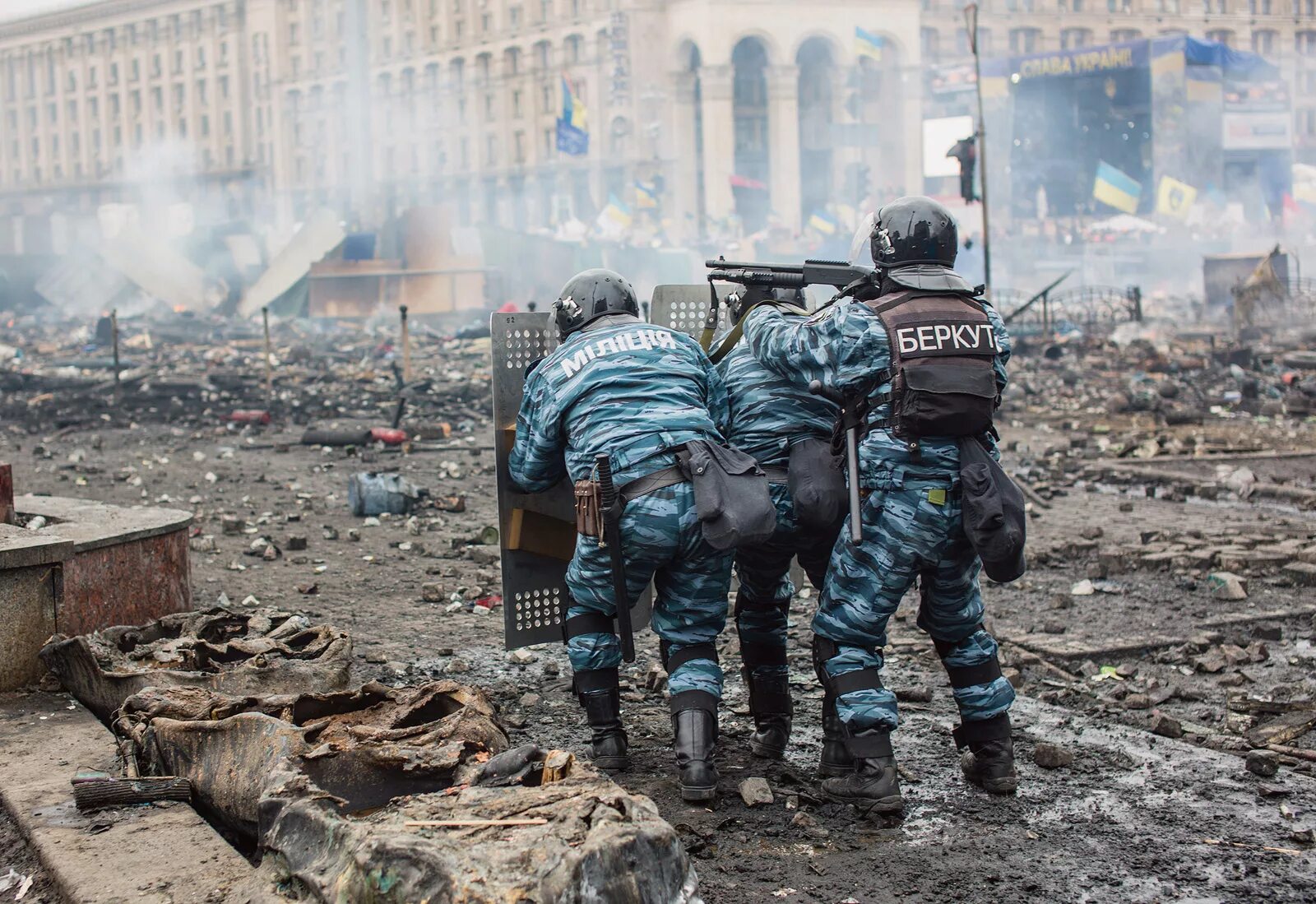 Беркут Украина Майдан на Украине в 2014. Евромайдан на Украине в 2014 Беркут. Майдан на украине в 2014 простыми словами
