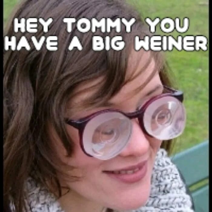 очки -30 диоптрий. старые очки для зрения. очки для зрения с толстыми линзами. самые большие диоптрии. очки с толстыми линзами.