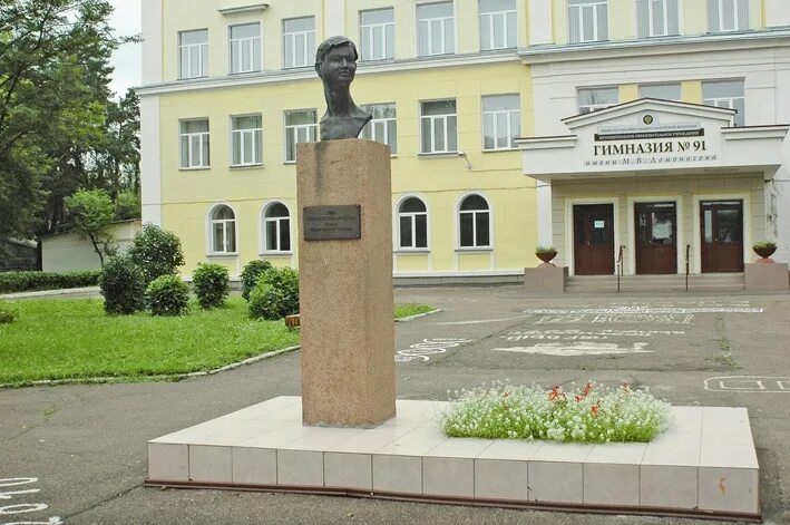 Памятник пушкину ас ухта. Октябрьский город памятник ленину. Памятник королеву железногорск красноярский край. Сообщение о памятнике в и ленину октябрьский. Улица октябрьская памятники.