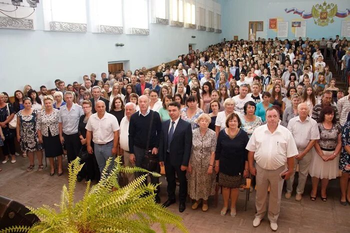 Управление экономики симферополь. Университет на фотоне Симферополь. ФЭК Симферополь. Университет экономики и управления Симферополь. Финансово-экономический колледж Симферополь.