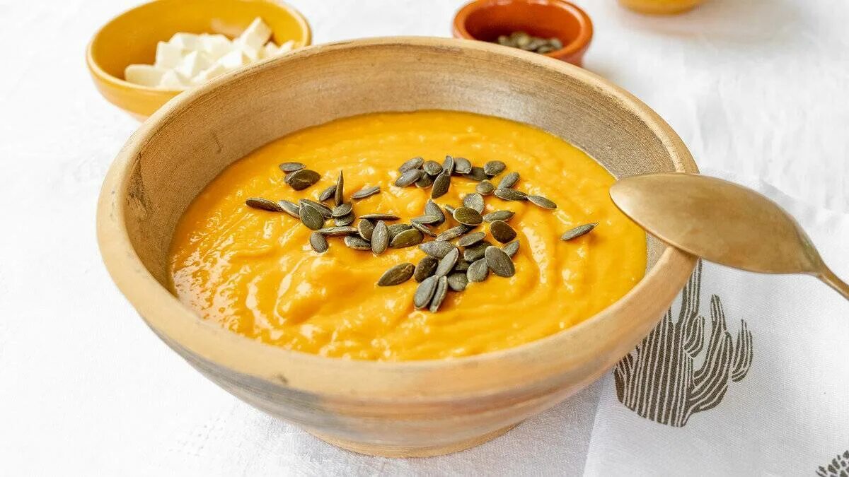 Тыквенный суп на кокосовом молоке. Тыквенный суп с кокосовым молоком и креветками. Тыквенно кокосовый крем. Тыквенно кокосовый крем. Турецкий десерт из тыквы с кокосом.