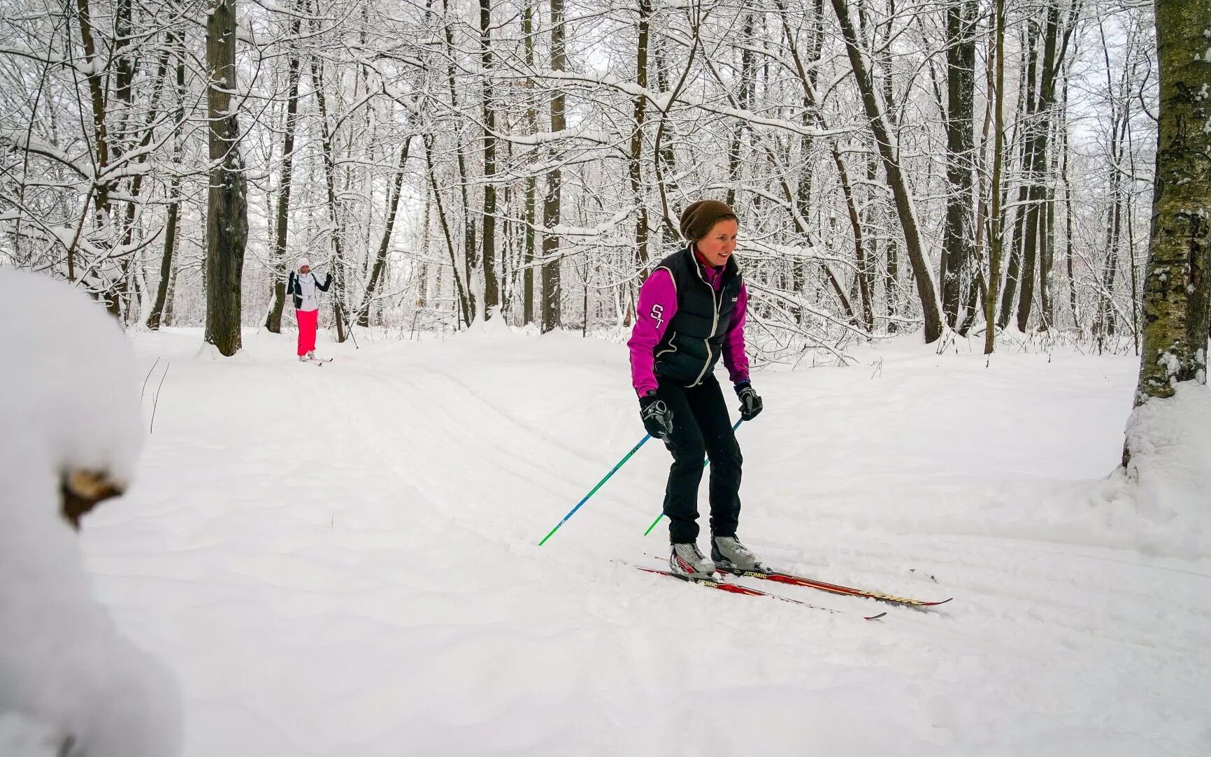 Ватрушка для горки. Лыжные гонки природа лыжной трассы в швейцарии. Schlittenfahren. Развлечения зимой. Куда ездить зимой.