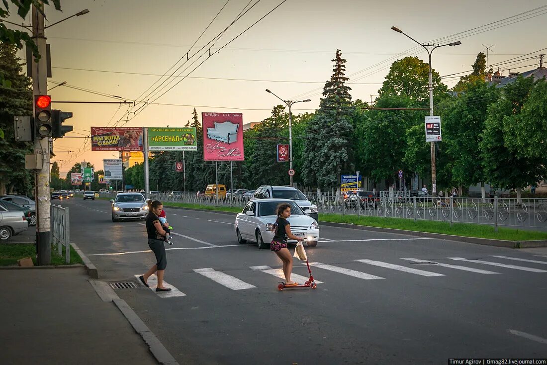 Прогулка по Черкесску. Прогулки по улицам Черкесска. Walking down the Street.