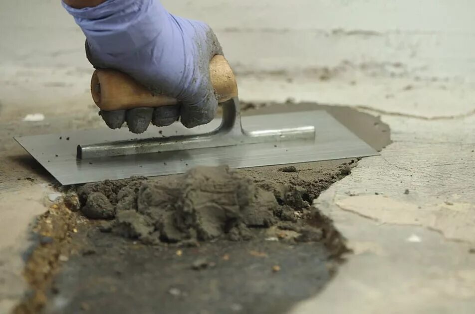 Защита бетонного пола. Бетонная стяжка. Восстановление бетонного пола. Выбоины бетонного пола. Промышленные полы бетон.