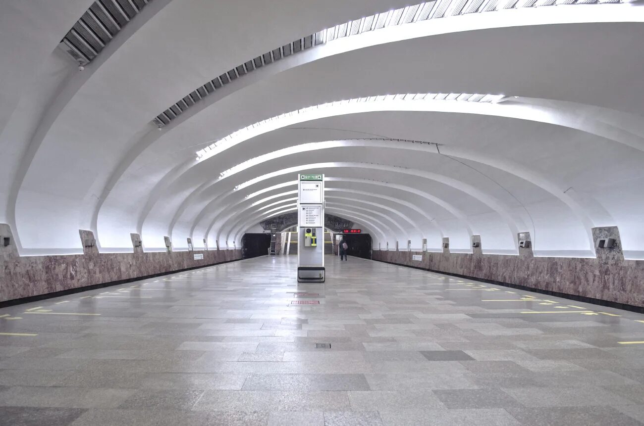Станции екатеринбургского метрополитена. Метро машиностроителей екатеринбург. Жд екатеринбург станция метро. Екатеринбург станция метро октябрьская. Екатеринбург метро уральская 2023.
