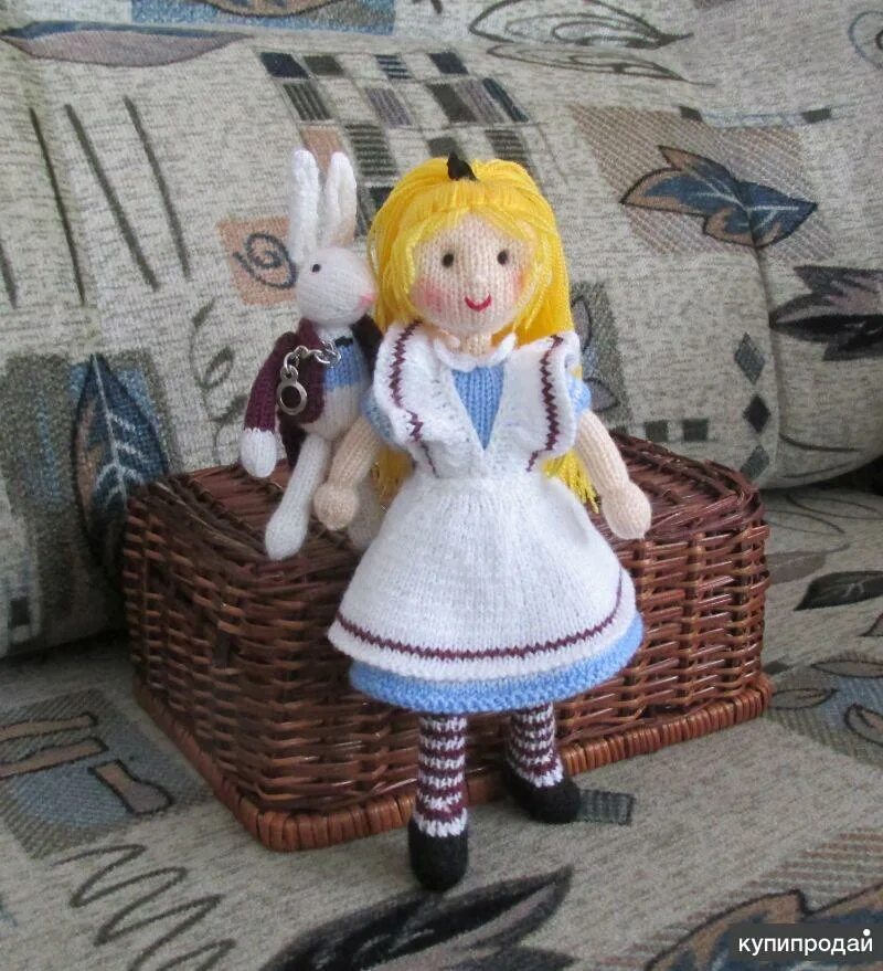 авторские новогодние игрушки. большая пони игрушка для девочки. алиса в стране чудес статуэтка. игрушечная алиса. белый кролик» майолика.