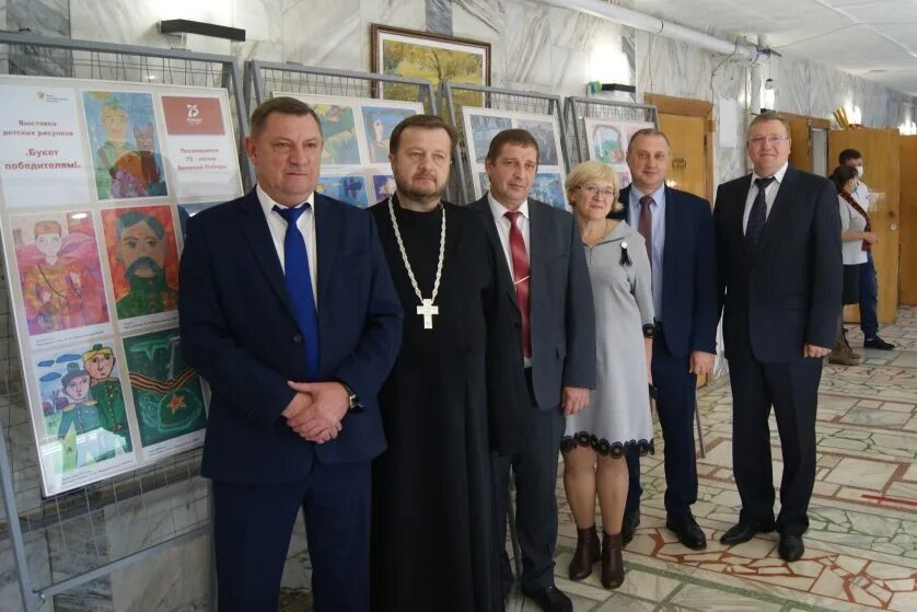 Кормиловка омская область. Село юрьево омская область кормиловский район. Численность населения кормиловки омской области. Борки кормиловский район. Кормиловка дк.