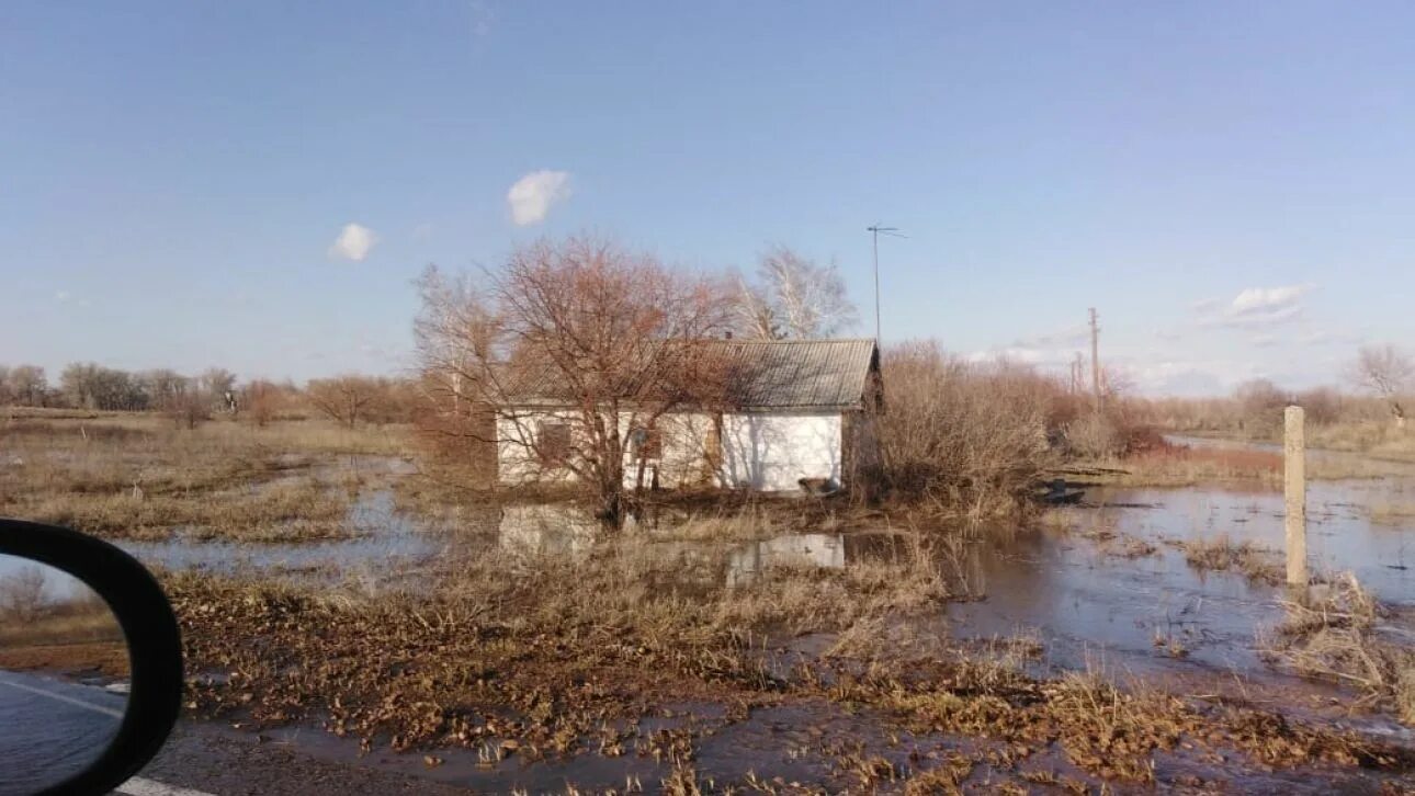 Деревня новомихайловка. Новомихайловка Алтайский край Локтевский. С. Новомихайловка Локтевский район. Паводок в деревне Алтайский край. Новомихайловку затопило.