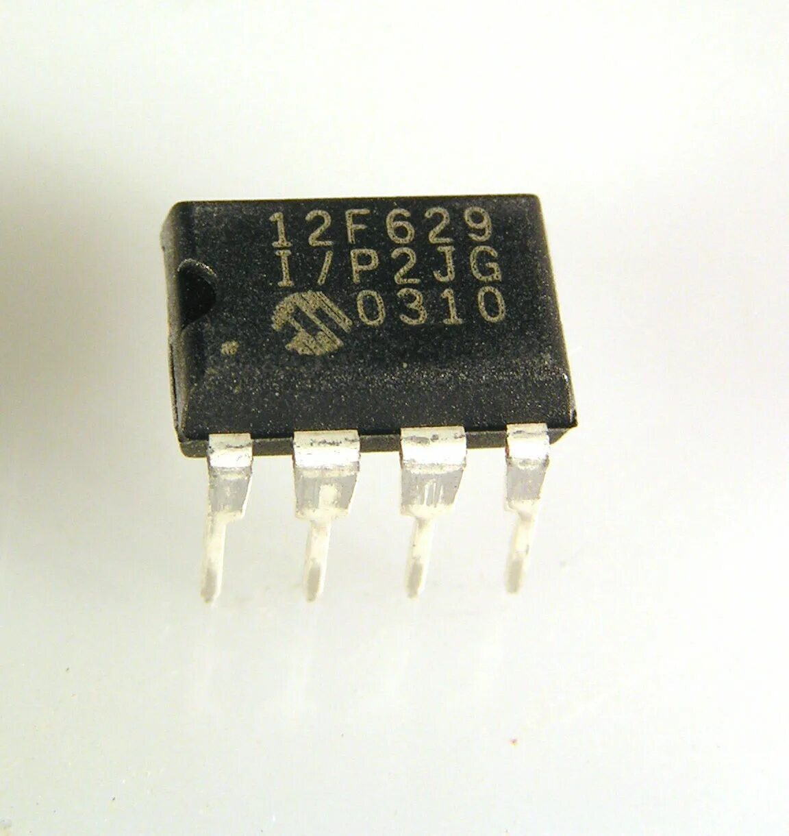 5 12 f. Микрочип pic12f508. Pic12f629 SMD Datasheet. На микроконтроллере pic12f629. Микросхема пик 12 ф 629.