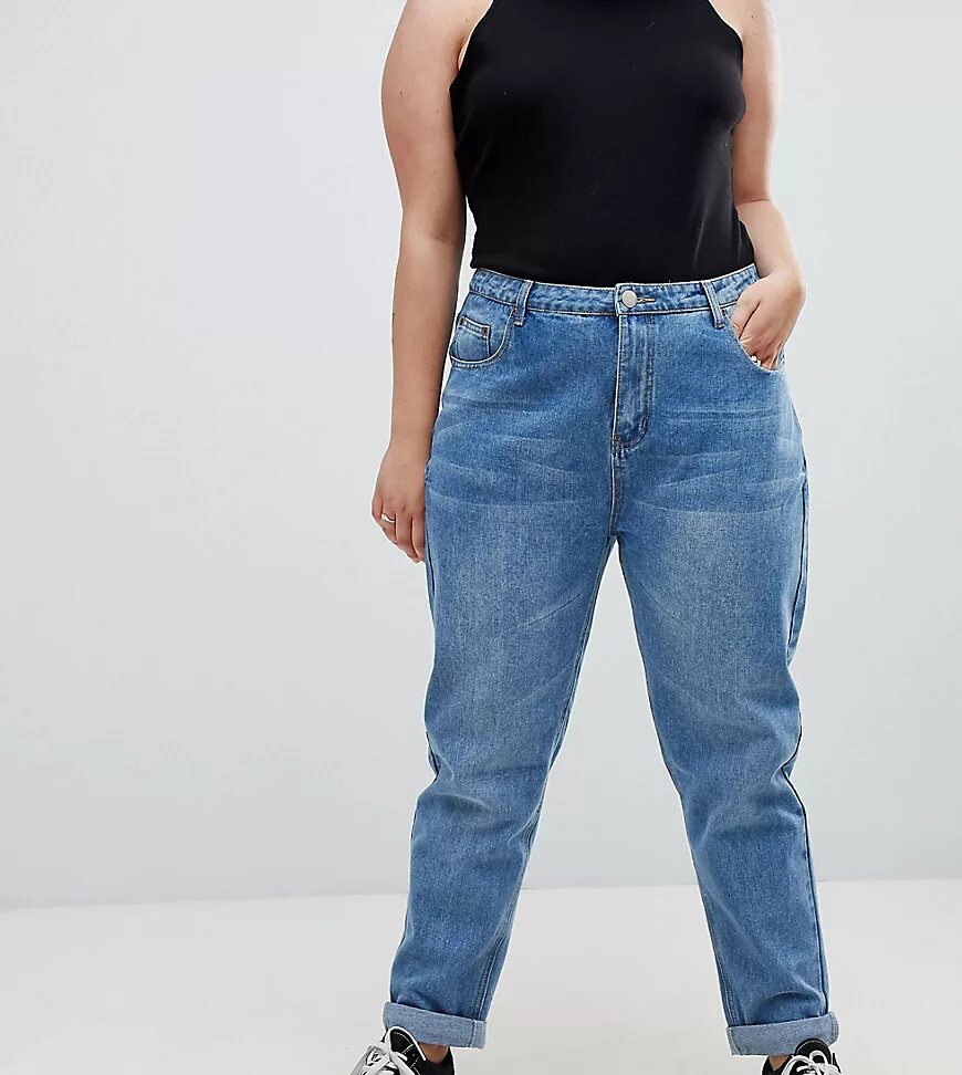 джинсы с завышенной талией для полных женщин. джинсы бананы на полных девушках. мом джинс плюс сайз. джинсы мом на полненьких. джинсы мом большие.