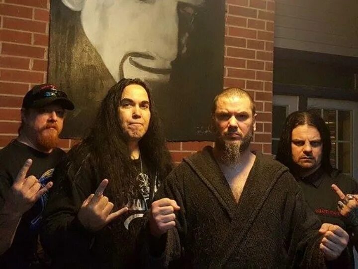 Эйнсли данбар. All that remains. Remains to be the most. Dead sun группа. Remains to be the most.