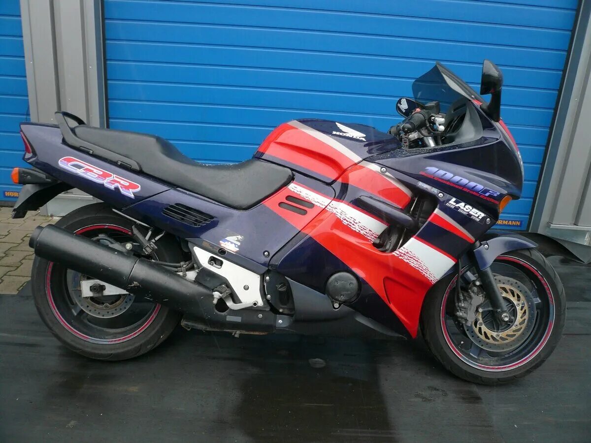 Honda 1000f. Honda CBR 1000f. Honda CBR 1000f 1993. Хонда CBR 1000 F. Хонда СБР 1000 1993.