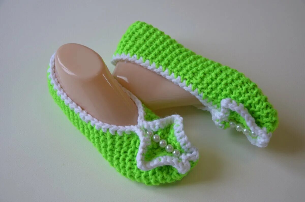 Следки за 2 час. Тапочки следочки таши деркач. таша деркач тапочки следки. тапочки следочки арбузики. вязаные тапочки спицами.