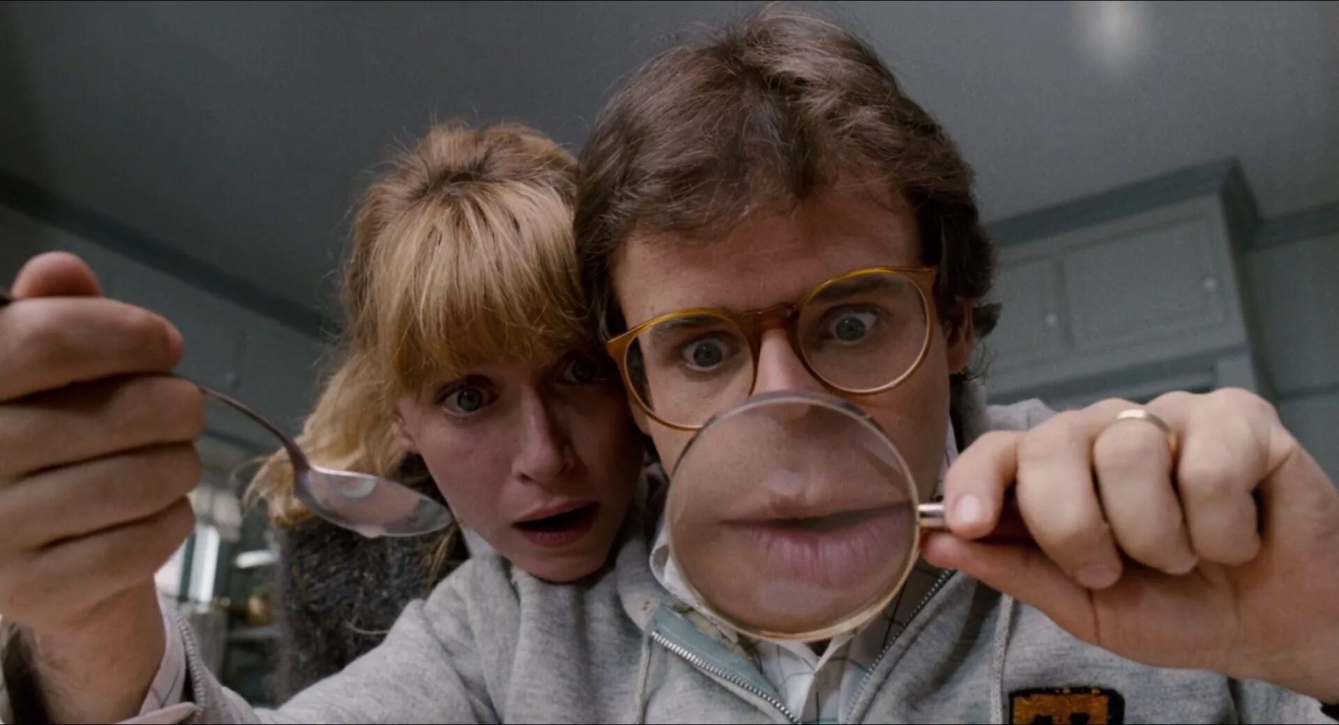 Дорогая я уменьшил своих друзей. Honey im join a cult. Honey i going on strike. Обои на рабочий стол кс го минимализм. Дорогая я увеличил ребенка постер.