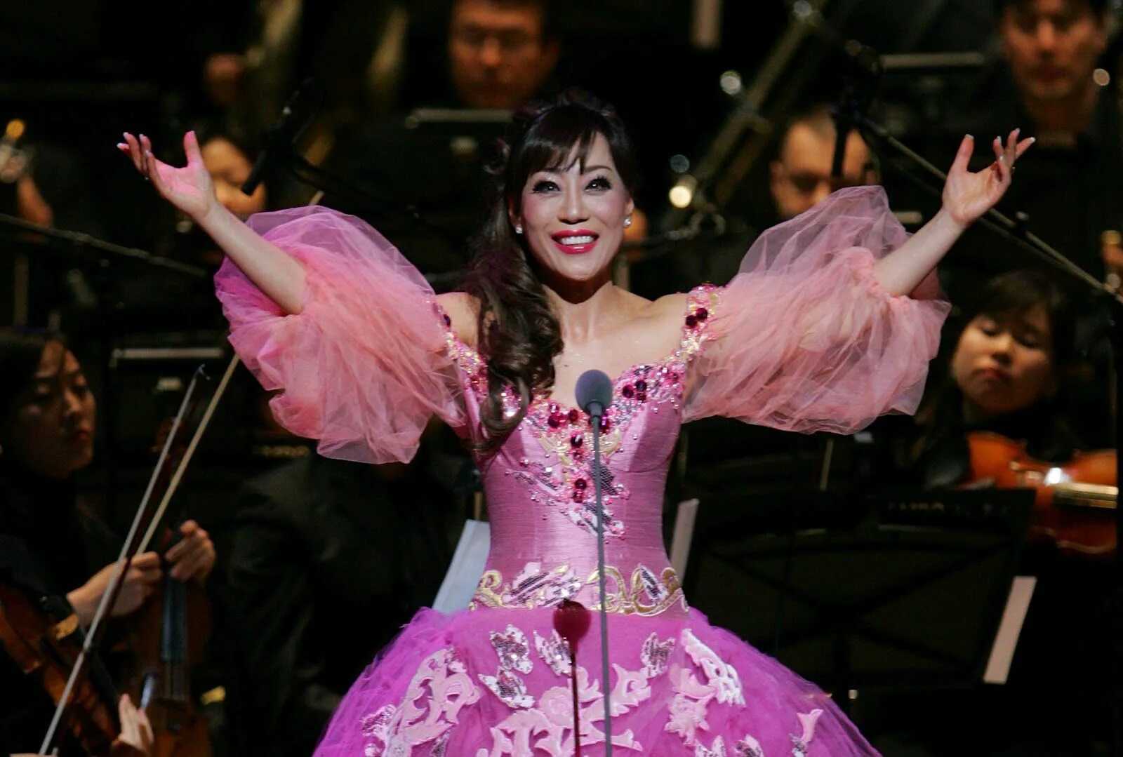 Суми Джо. Чо Суми корейская певица. Оперная певица Sumi Jo.. Суми чо оперная.