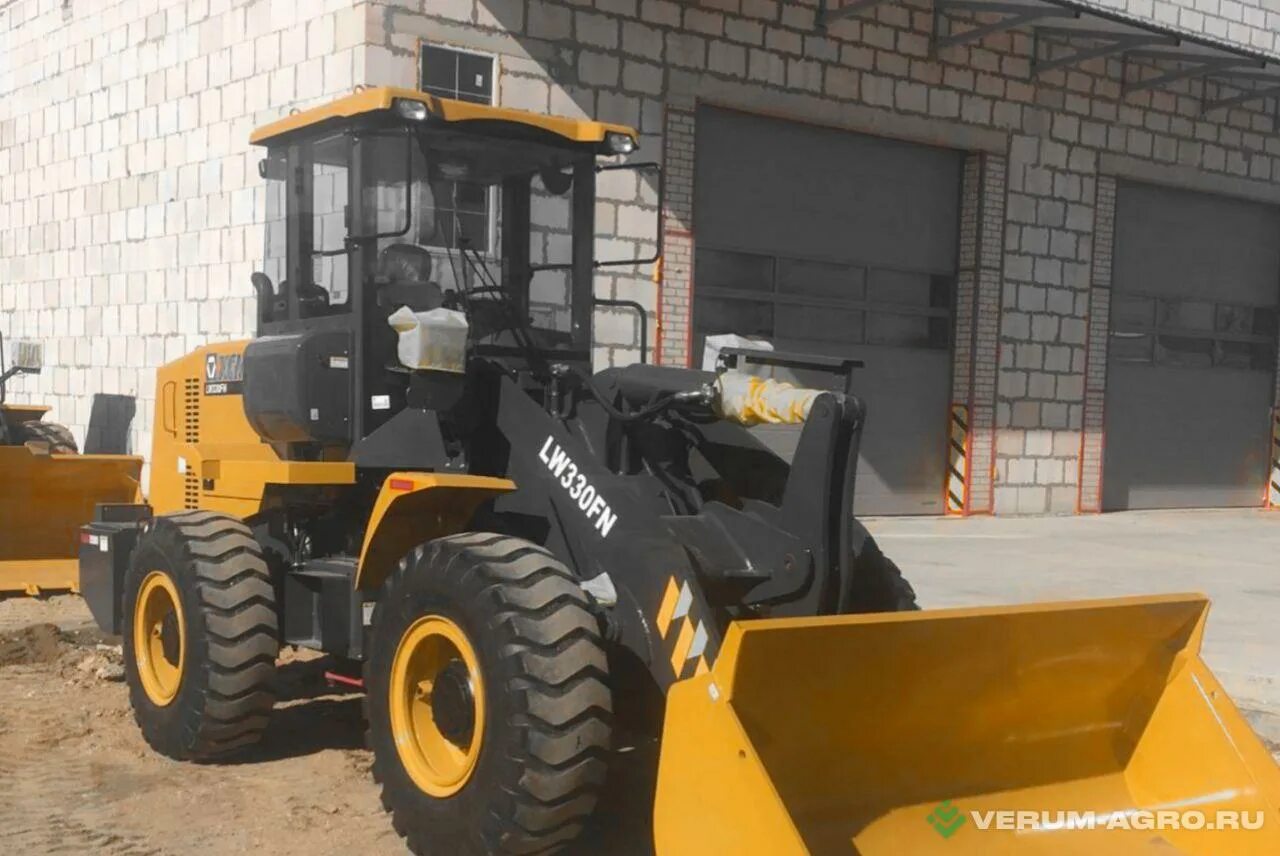 Погрузчик xcmg 330 fn. Фронтальный погрузчик lw330. Погрузчик xcmg 330. Lw330fn xorazm. Xcmg 330 фронтальный погрузчик.