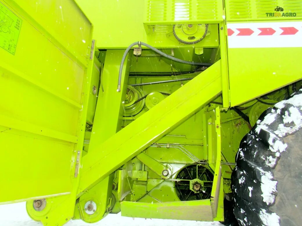 Привод измельчителя. Измельчитель claas mega 370. Шкив привода измельчителя дон 1500. Измельчитель класс лексион 560. Привод измельчителя.