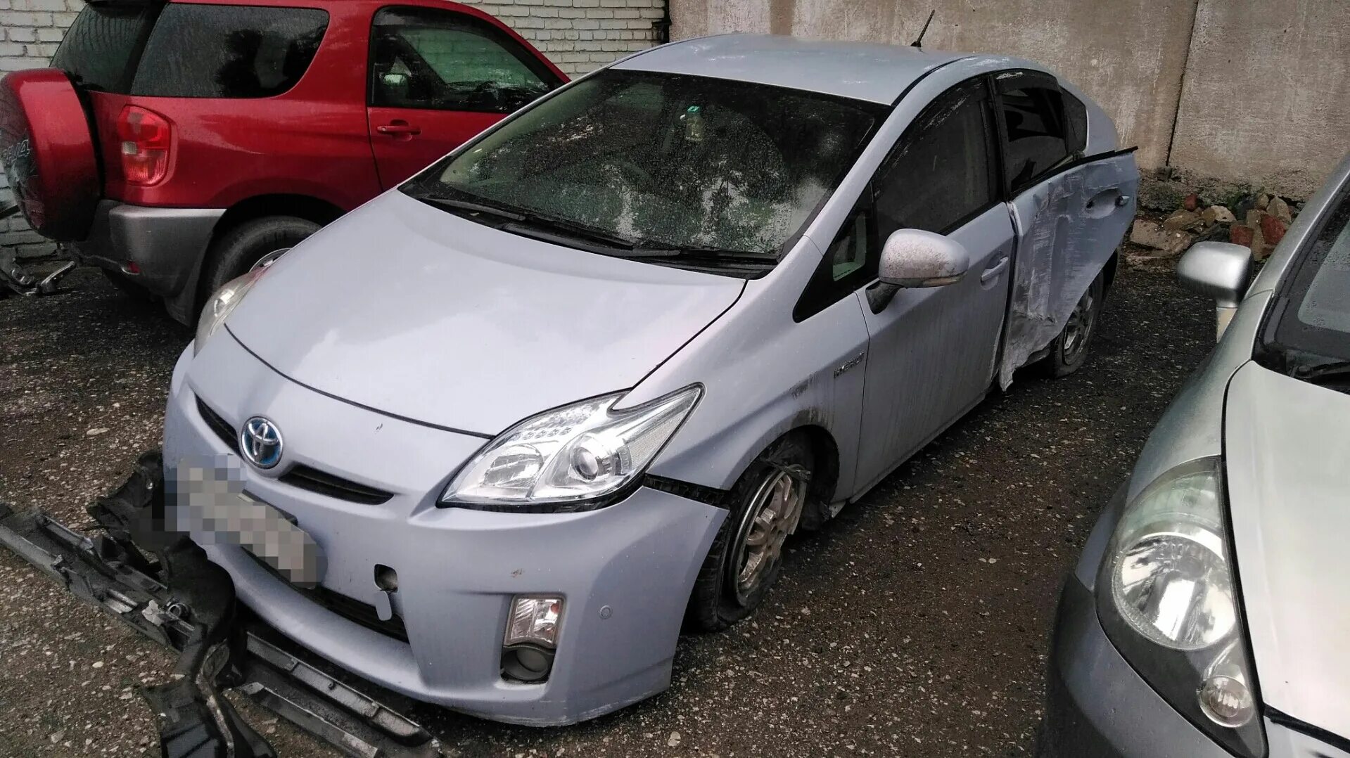 Prius 30 распил. Crash Toyota Prius. Тойота Приус 30 2004.