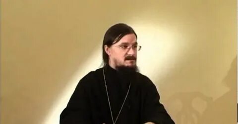 Священник 7 букв