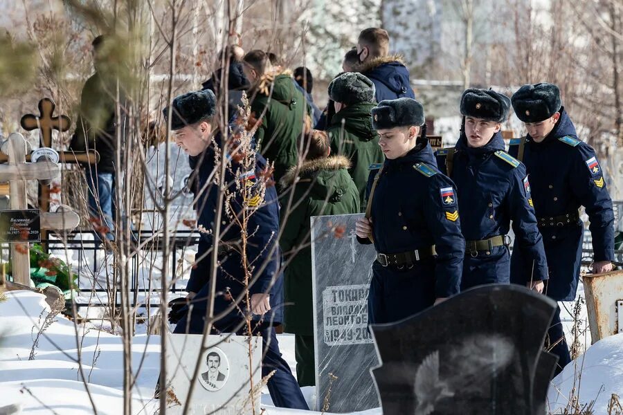 Похороны Константина Глушкова. Похороны военнослужащего. Воинские почести при погребении. Ритуал прощания с погибшими военнослужащими.