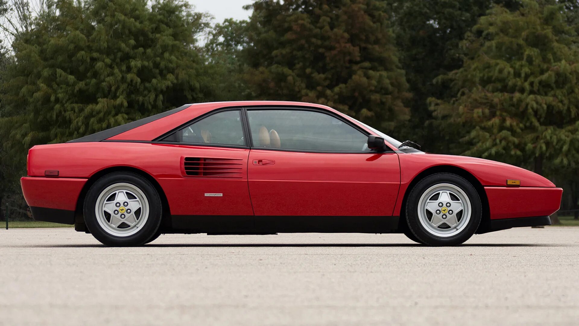 Феррари Мондиаль. Ferrari Mondial Cabriolet (1983–1989 г.). Спорткар купе старые. Ferrari Mondial обои. Ferrari t80