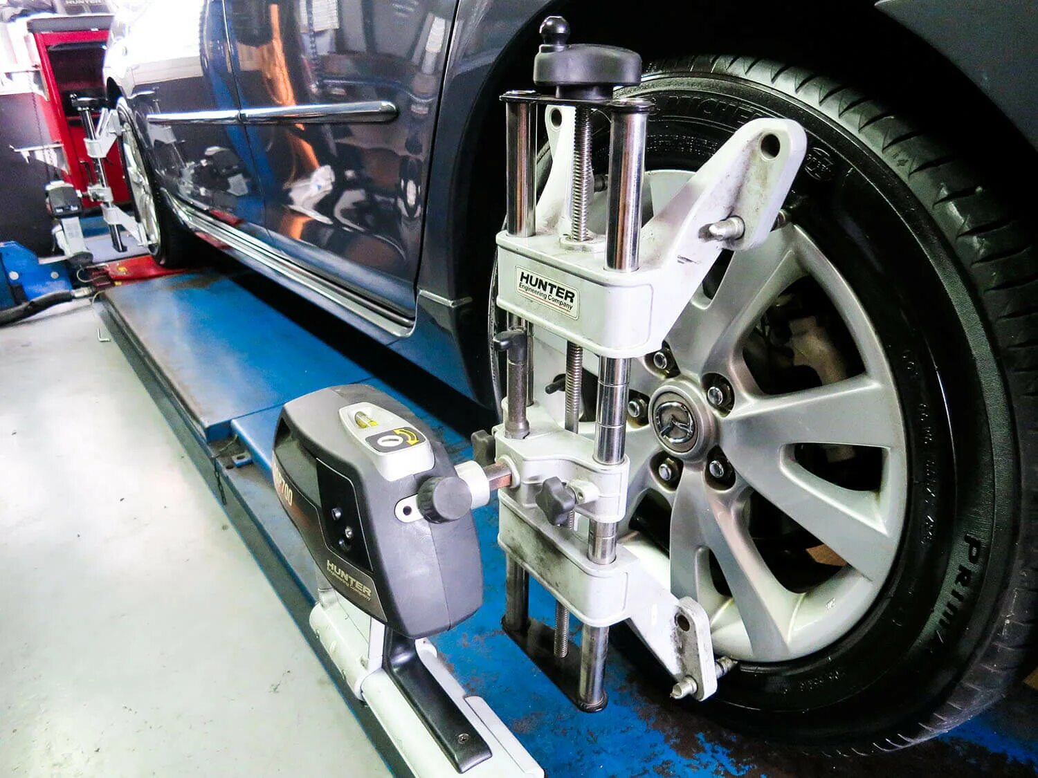 Auto alignment. Wheel alignment car. развал авто. сход развал. wheel alignment ix 35 2025.