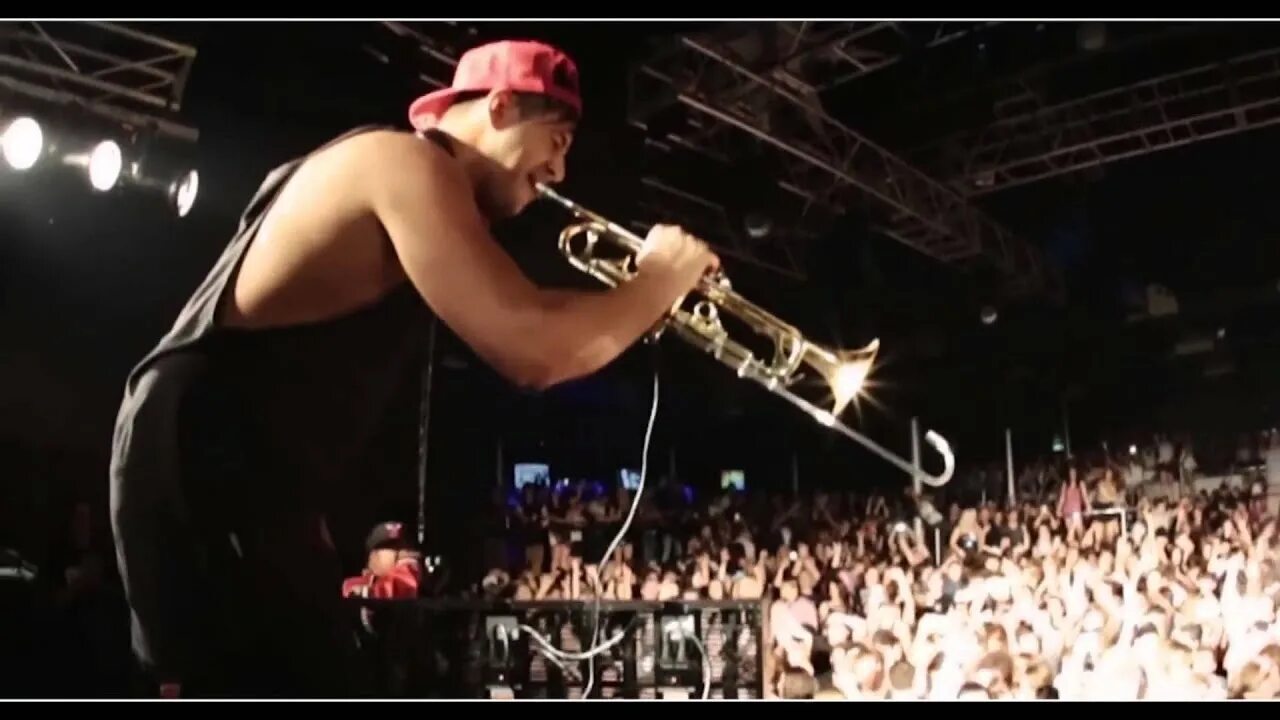 Тимми freaks. Timmy trumpet savage. timmy trumpet savage freaks. freaks тромбон. freaks radio edit timmy trumpet, savage.