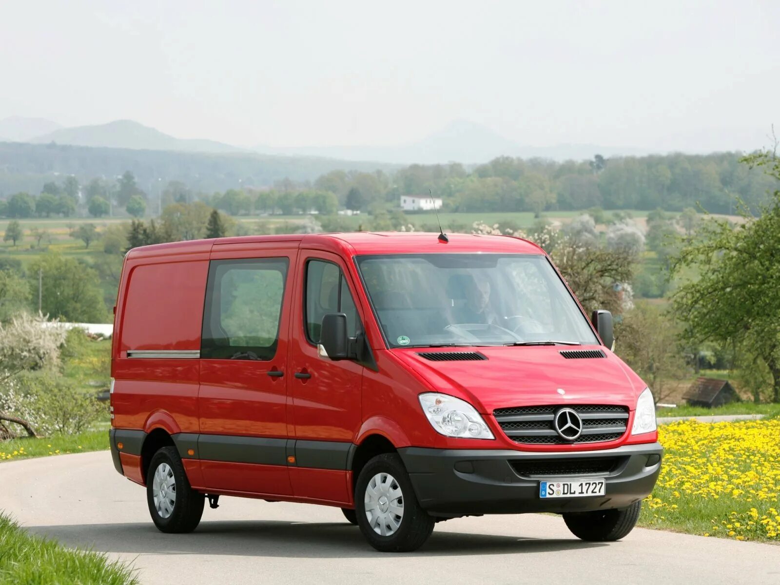 Мерседес бенц купить в москве. Мерседес Спринтер w906. Mercedes-Benz Sprinter w901. Mercedes-Benz Sprinter 906. Mercedes-Benz Sprinter w906 фургон.