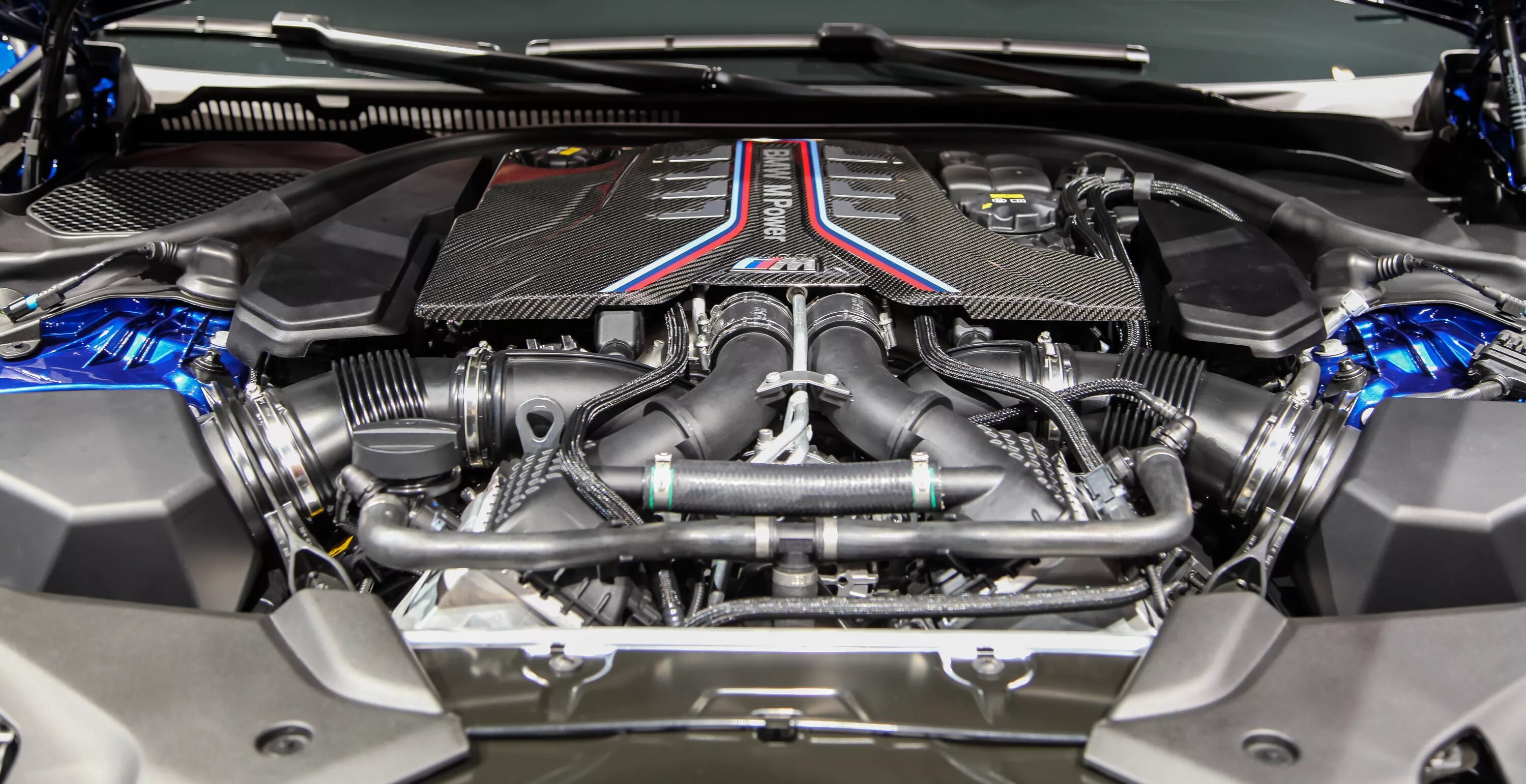 Бмв ф90 двигатель. BMW m5 f90 engine. Мотор s63 BMW. Двигатель БМВ м5 ф90. BMW m6 мотор 4.4 турбо.