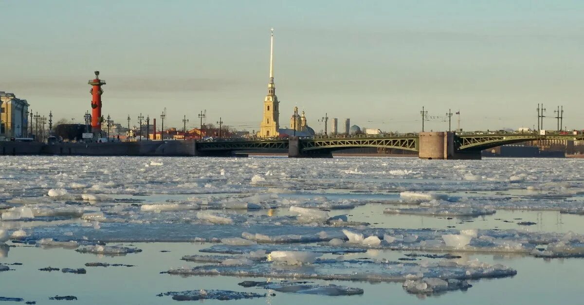 Весенней ледоход в Петербурге. Ледоход на неве