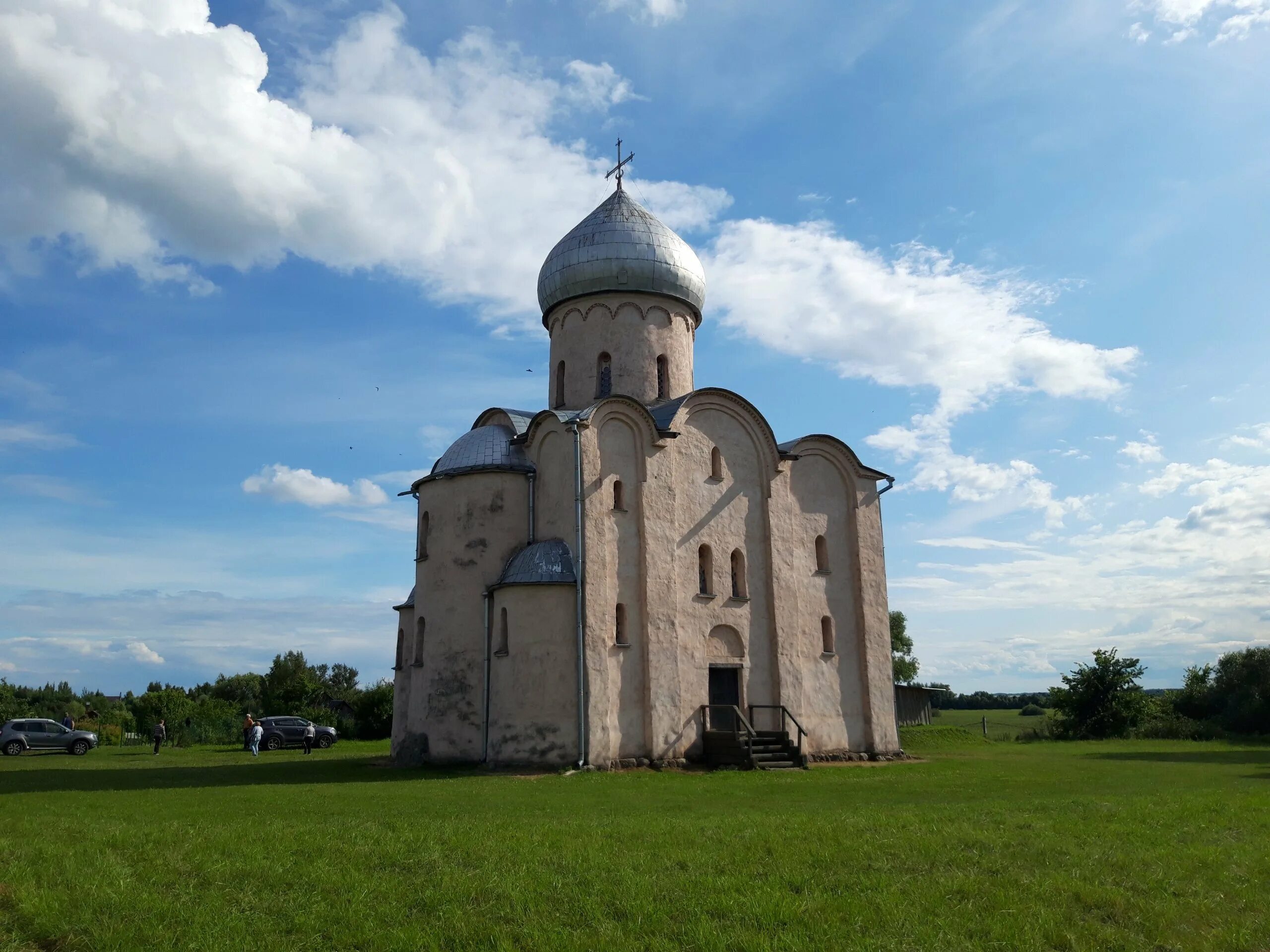 Храм Спаса на Нередице в Новгороде. Спас на Нередице Церковь близ Новгорода. Церковь Спаса на Нередице Великий Новгород. Церковь Спаса-Нередицы под Новгородом 1198. Памятники культуры новгородской земли