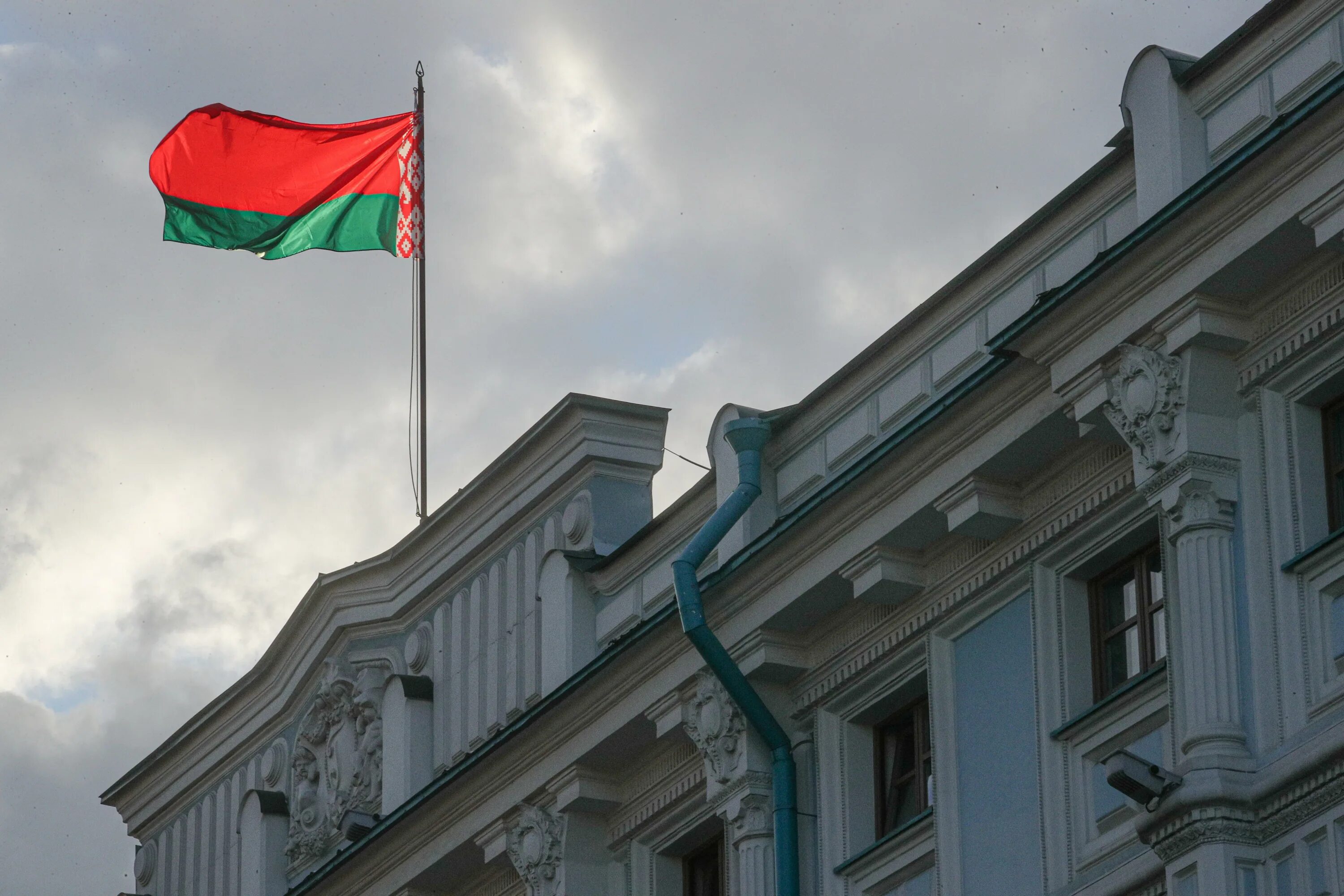 Посольство Республики Белоруссия. Белорусское посольство в России. Посольство Беларуси в Москве. Посольство Украины в Белоруссии.