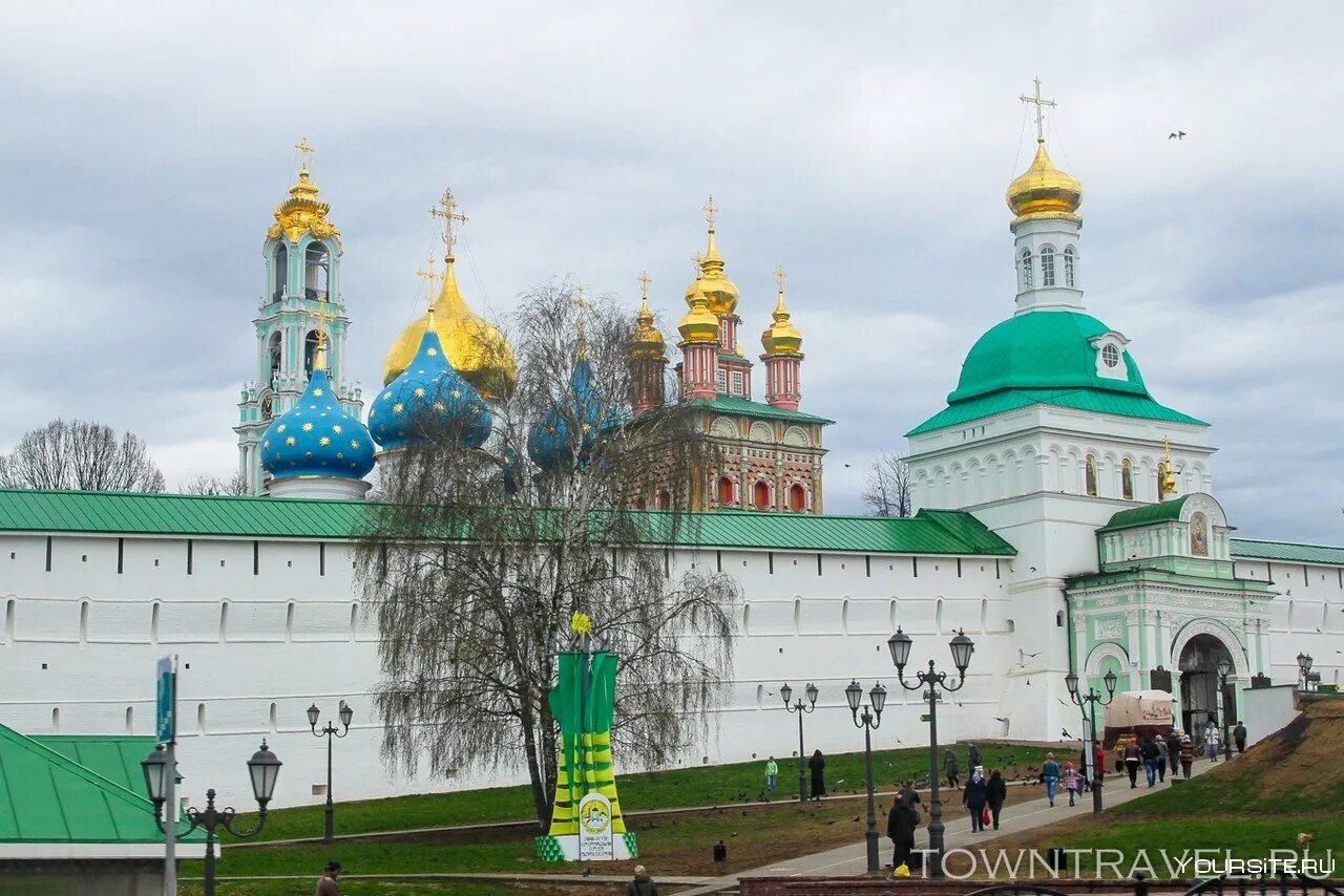 Какие достопримечательности есть в сергиевом посаде. Доспремичательности сергиев посад. сергиев посад достопримечательности сергиева лавра. примечательности в городе сергиев посад. достопримечательности города сергиева посада.