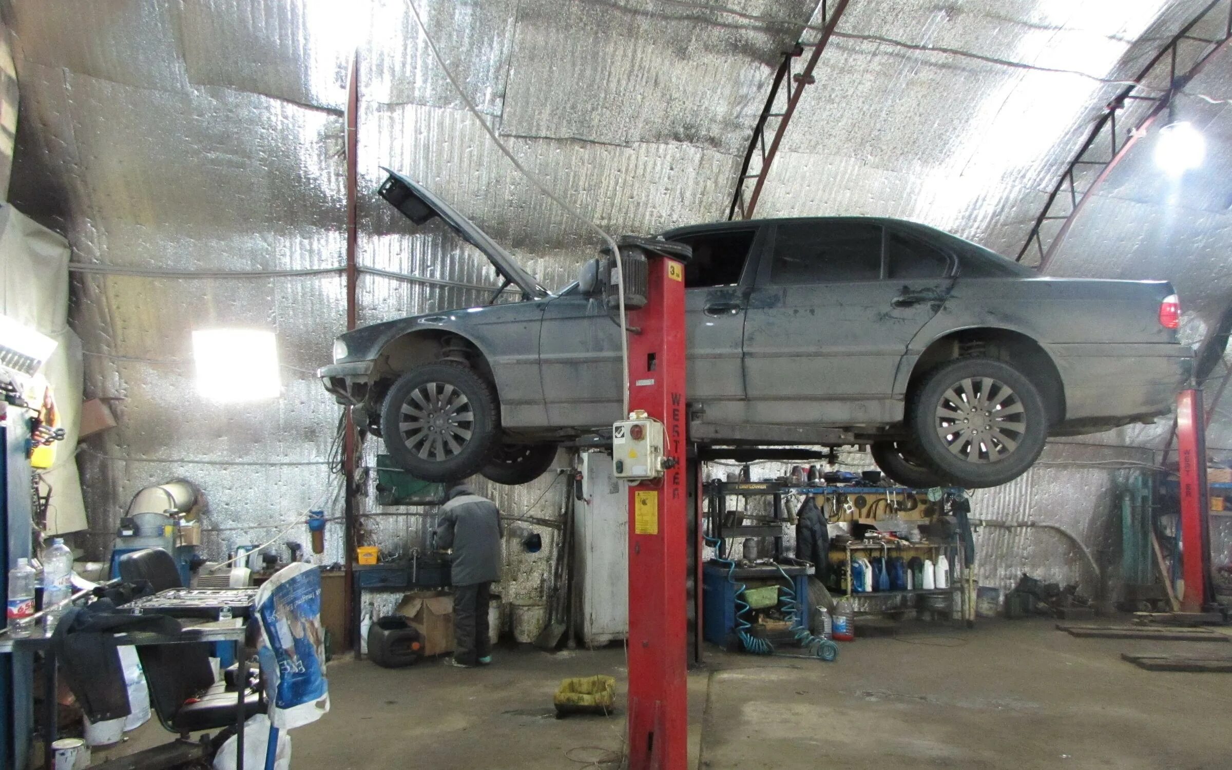 Генератор автомобиля. Ремонт стартеров и генераторов. Генератор мастерской. Автосервис генератор. Стартер генератор.