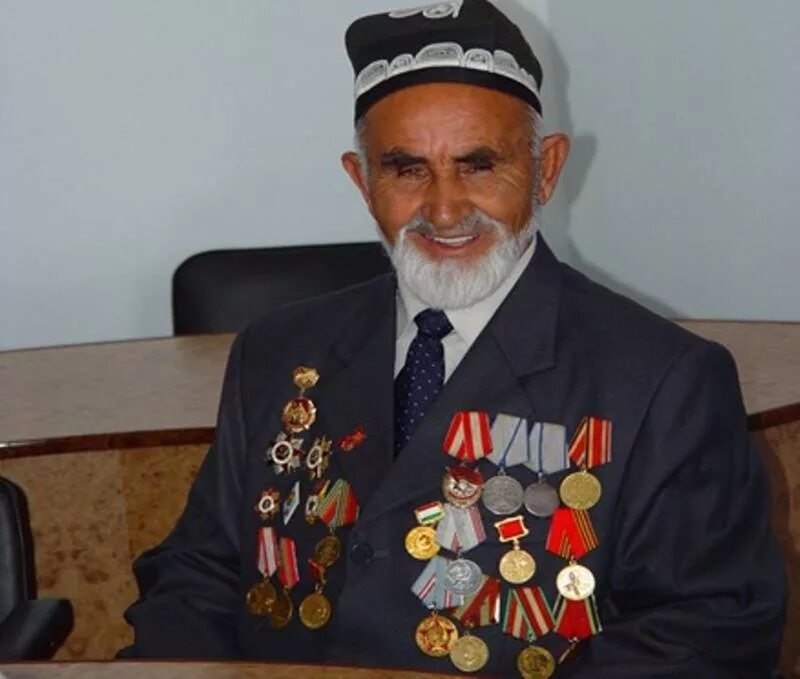 Камолжон Тургунов. Таджики герои советского союза