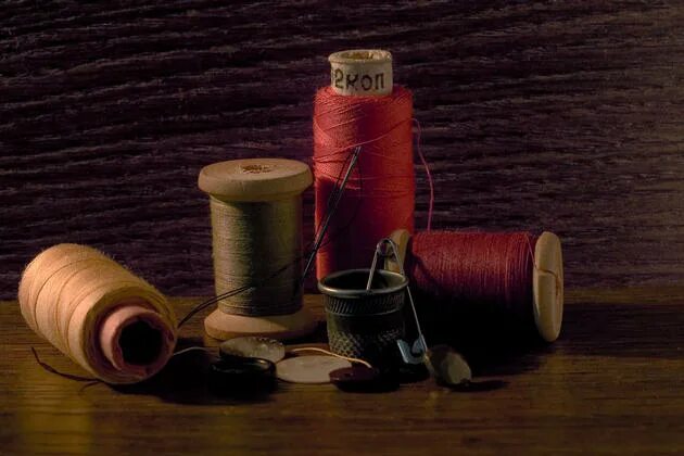 Мед spool. Иголка с ниткой. Old thread. Old thread. Dummy spool.