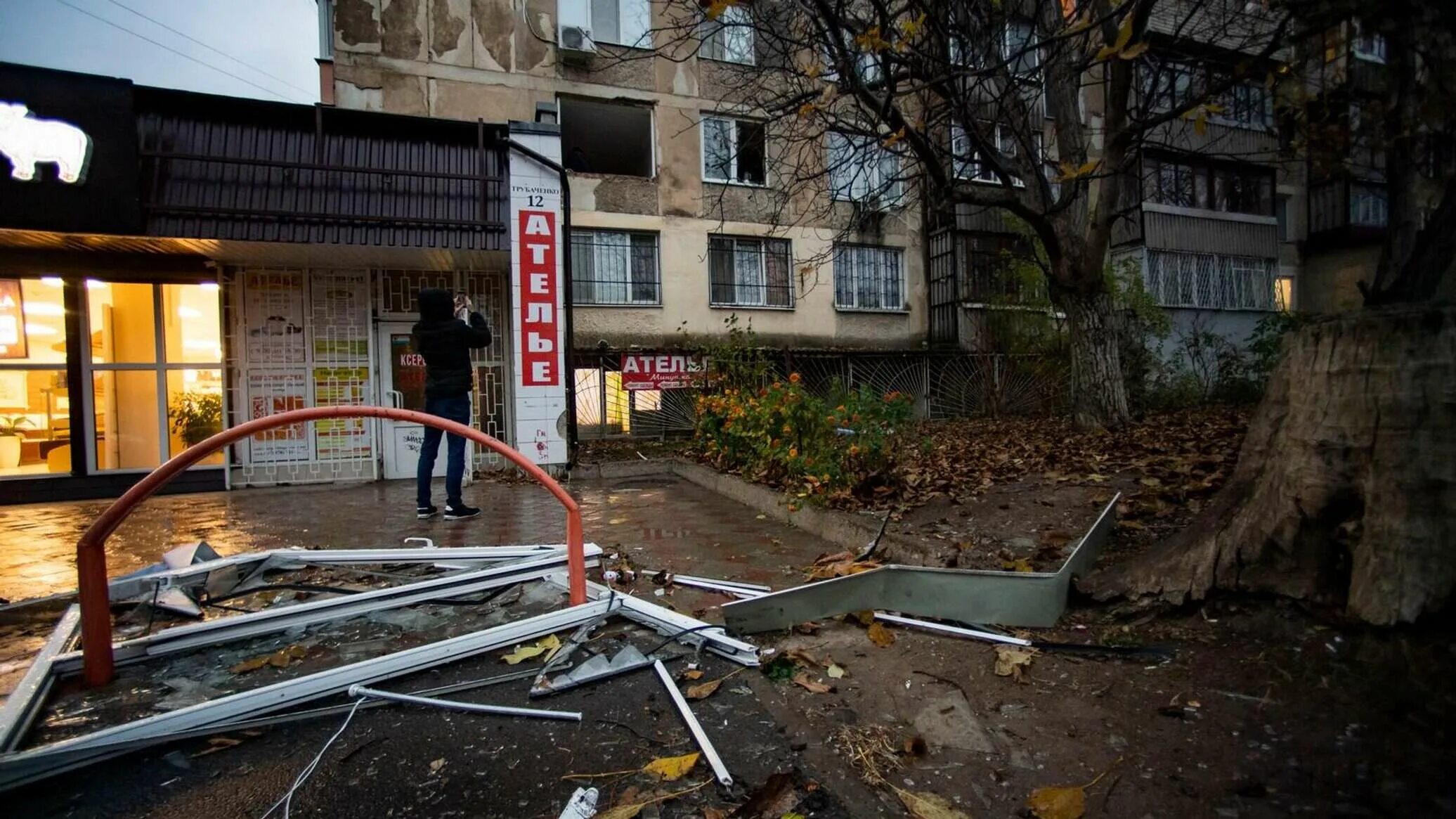 Взрывы в симферополе сейчас. Взрыв газа в многоквартирном доме. Симферополь многоэтажки. Взрыв в Симферополе. Взрыв многоэтажки.